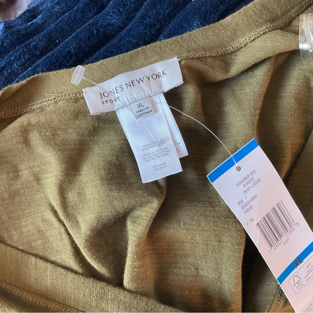 Jones New York Deep Olive Button-Down Shirt - Picture 7 of 7